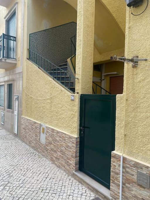 Junto A Praia Nazare Exterior photo
